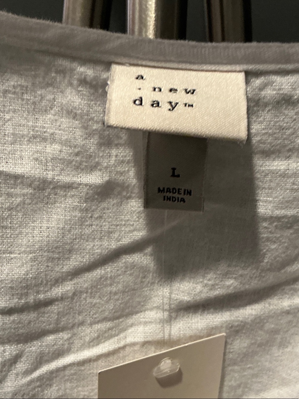 Linen/Rayon White Eyelet-Trim Button Front Blouse - Picture 4 of 7